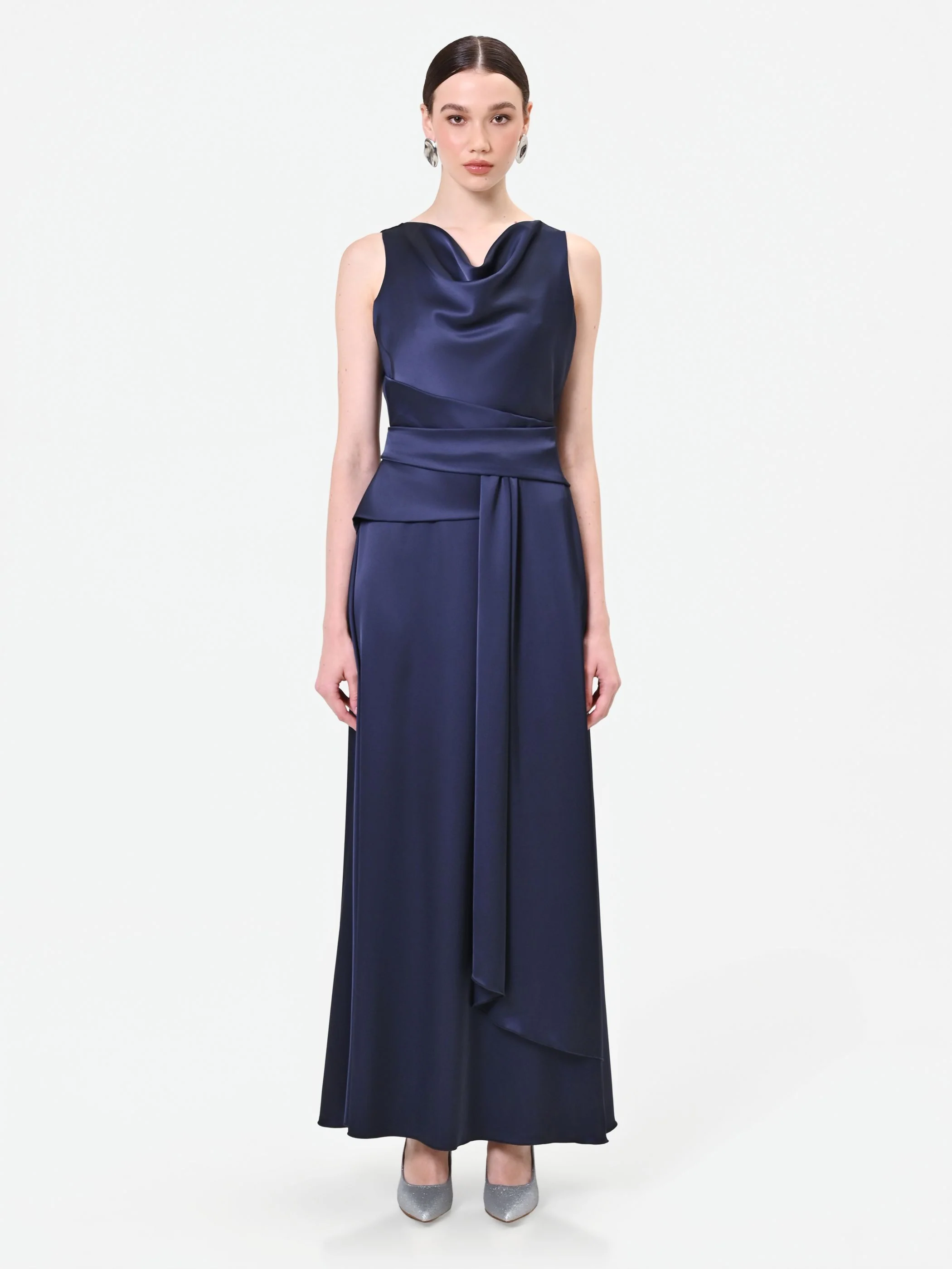 Abito lungo blu navy con scollo drappeggiato
