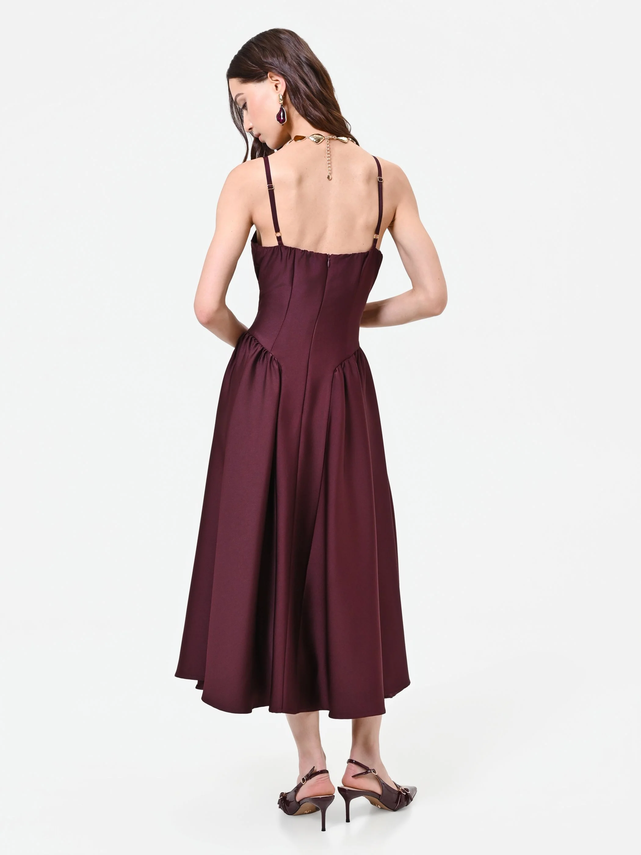 Abito midi bordeaux in raso con dettaglio bustier - Image 2