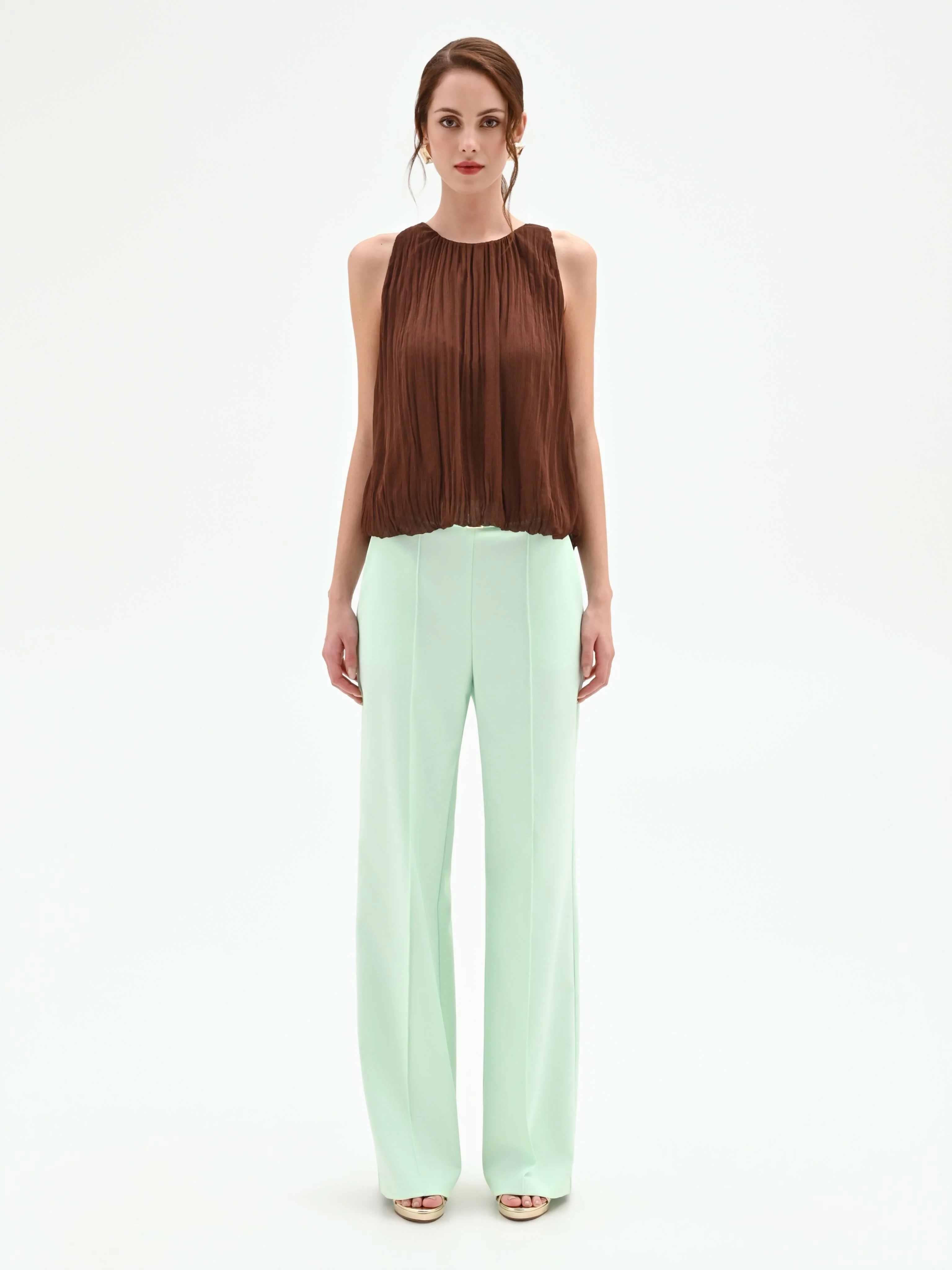 Blusa cioccolato con lavorazione plissé
