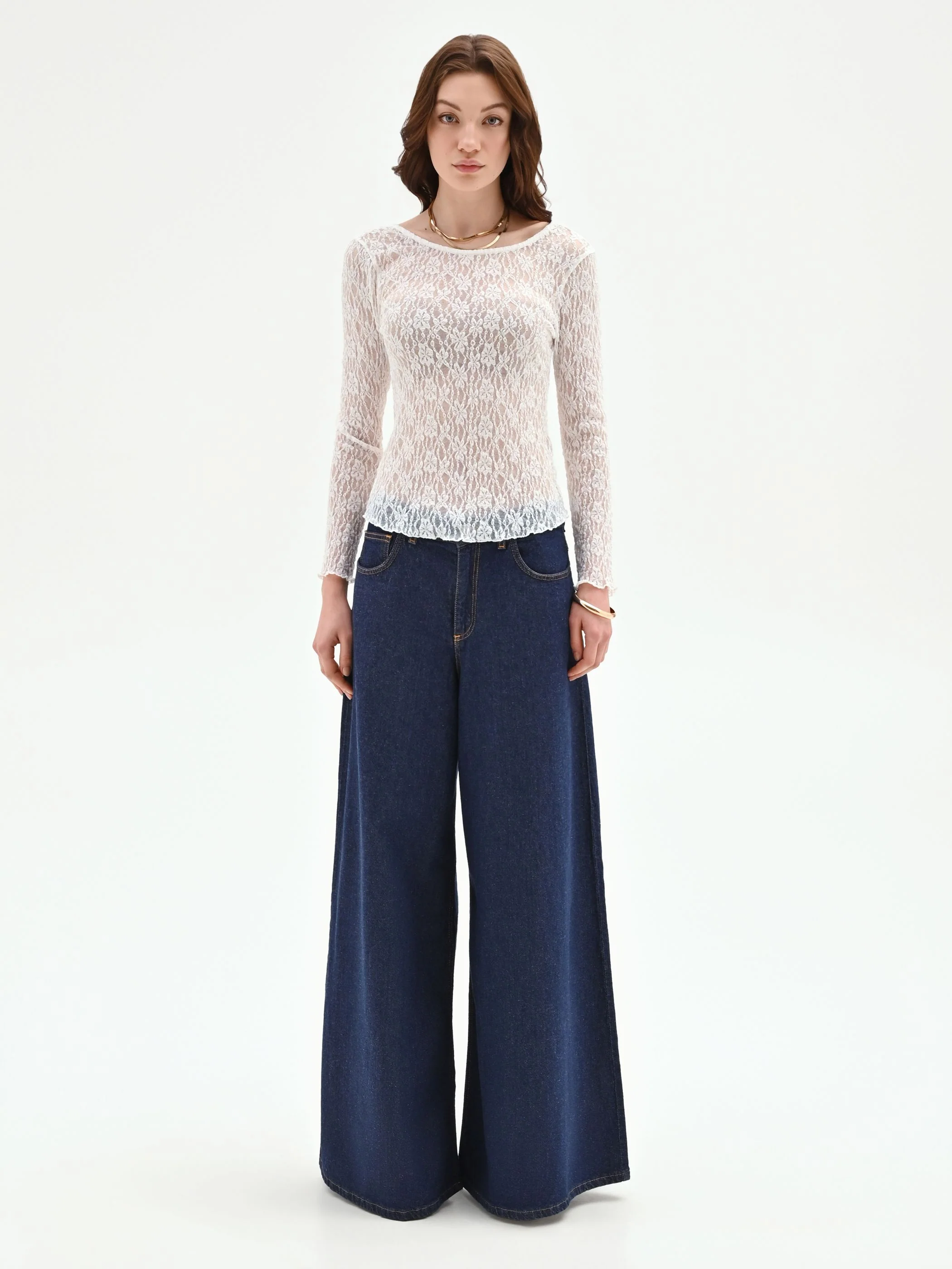 Blusa panna sfiancata in pizzo floreale