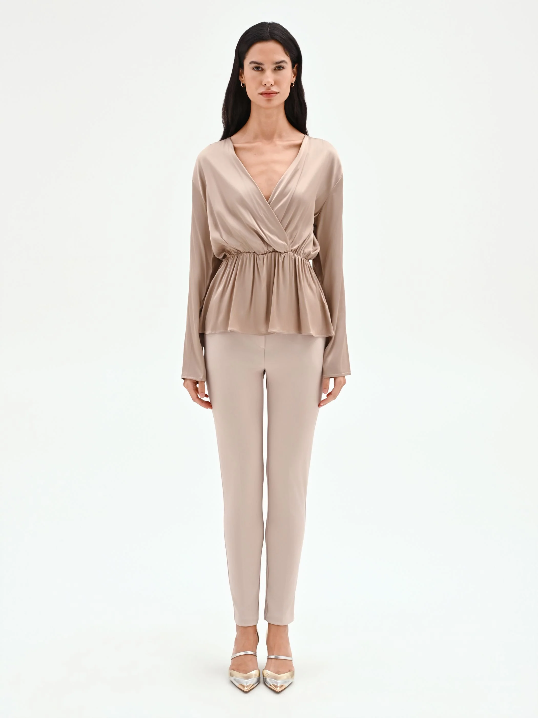 Blusa portafoglio tortora beige con arriccio