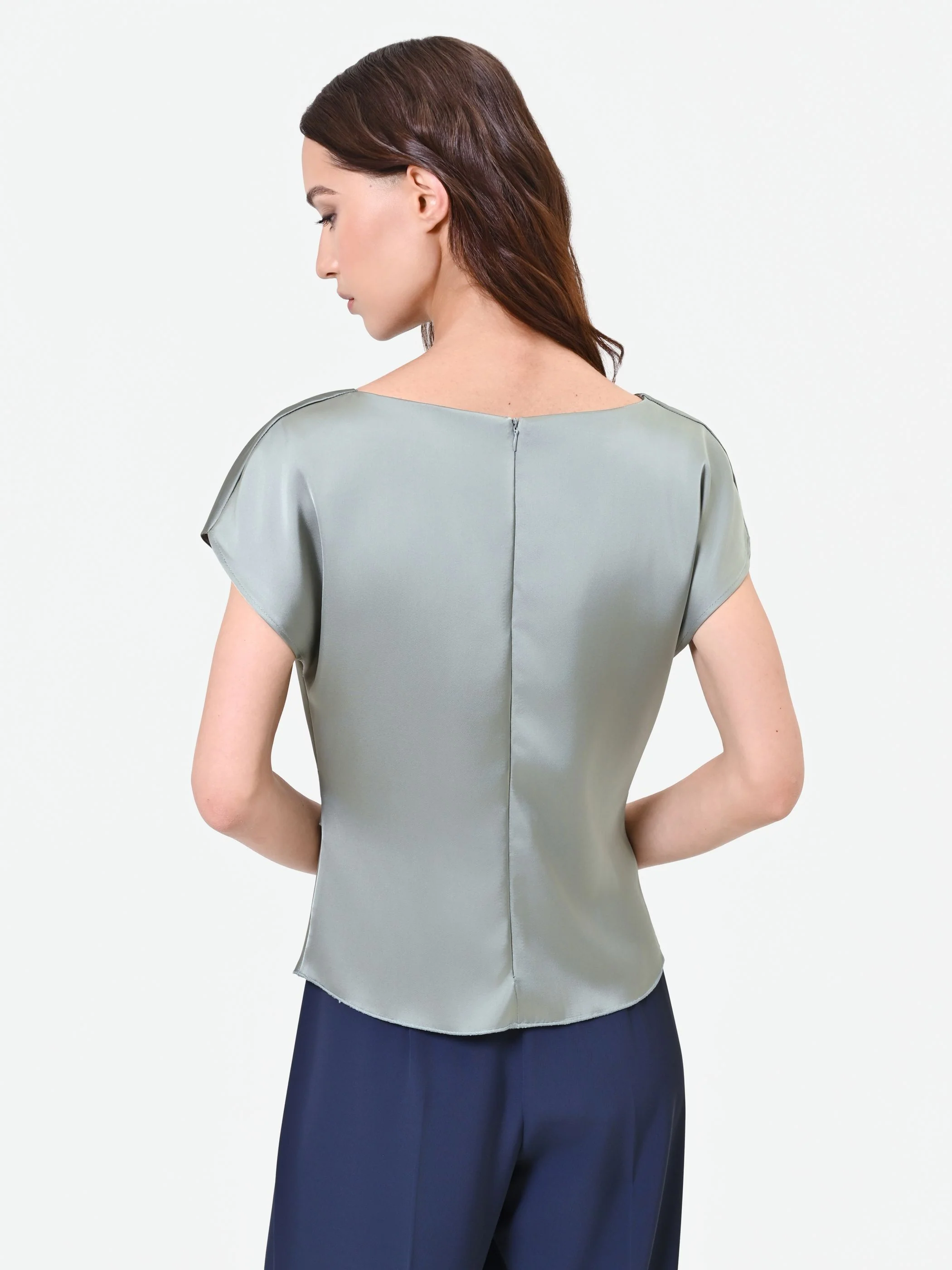 Blusa verde salvia effetto baschina - Image 2