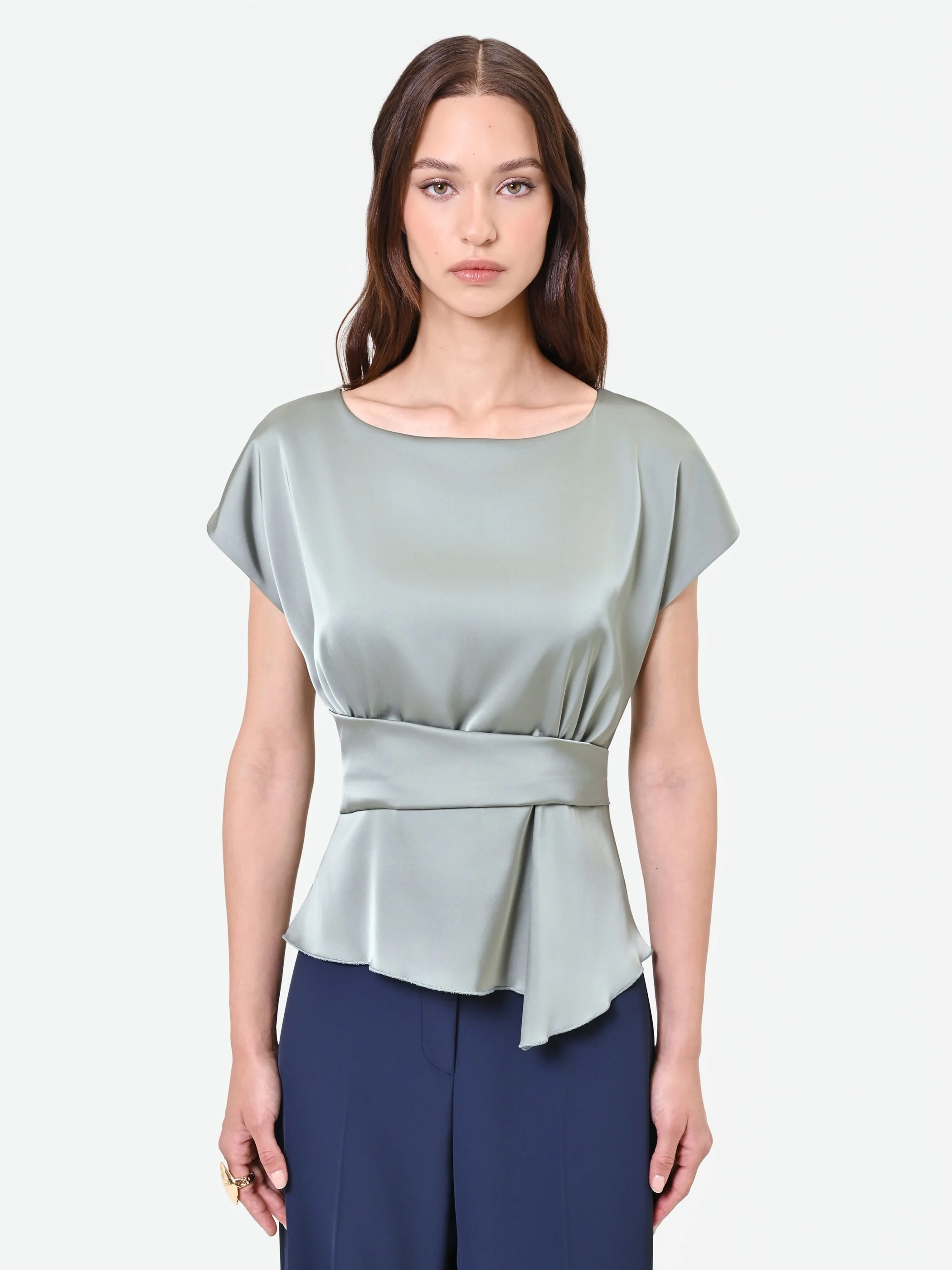 Blusa verde salvia effetto baschina - Image 5