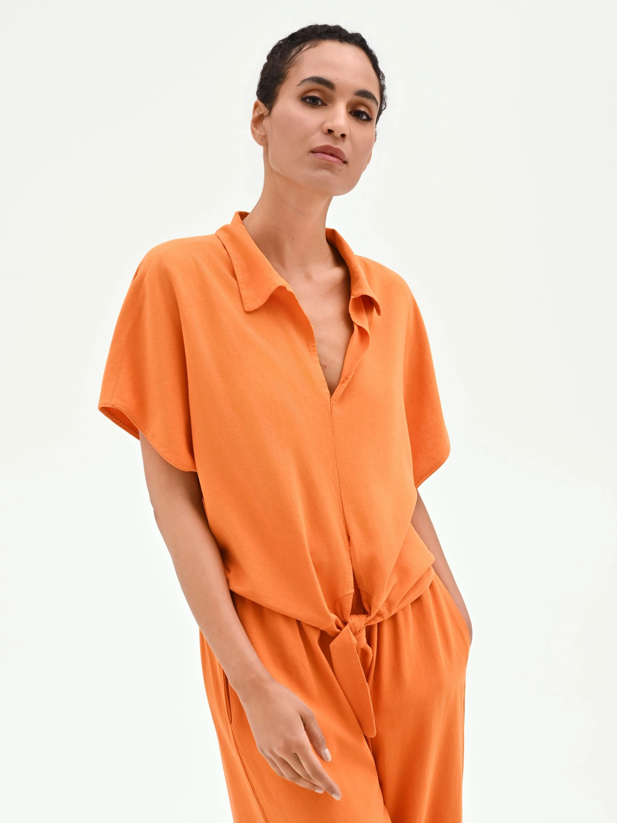 Camicia arancione in lino con nodo - Image 5