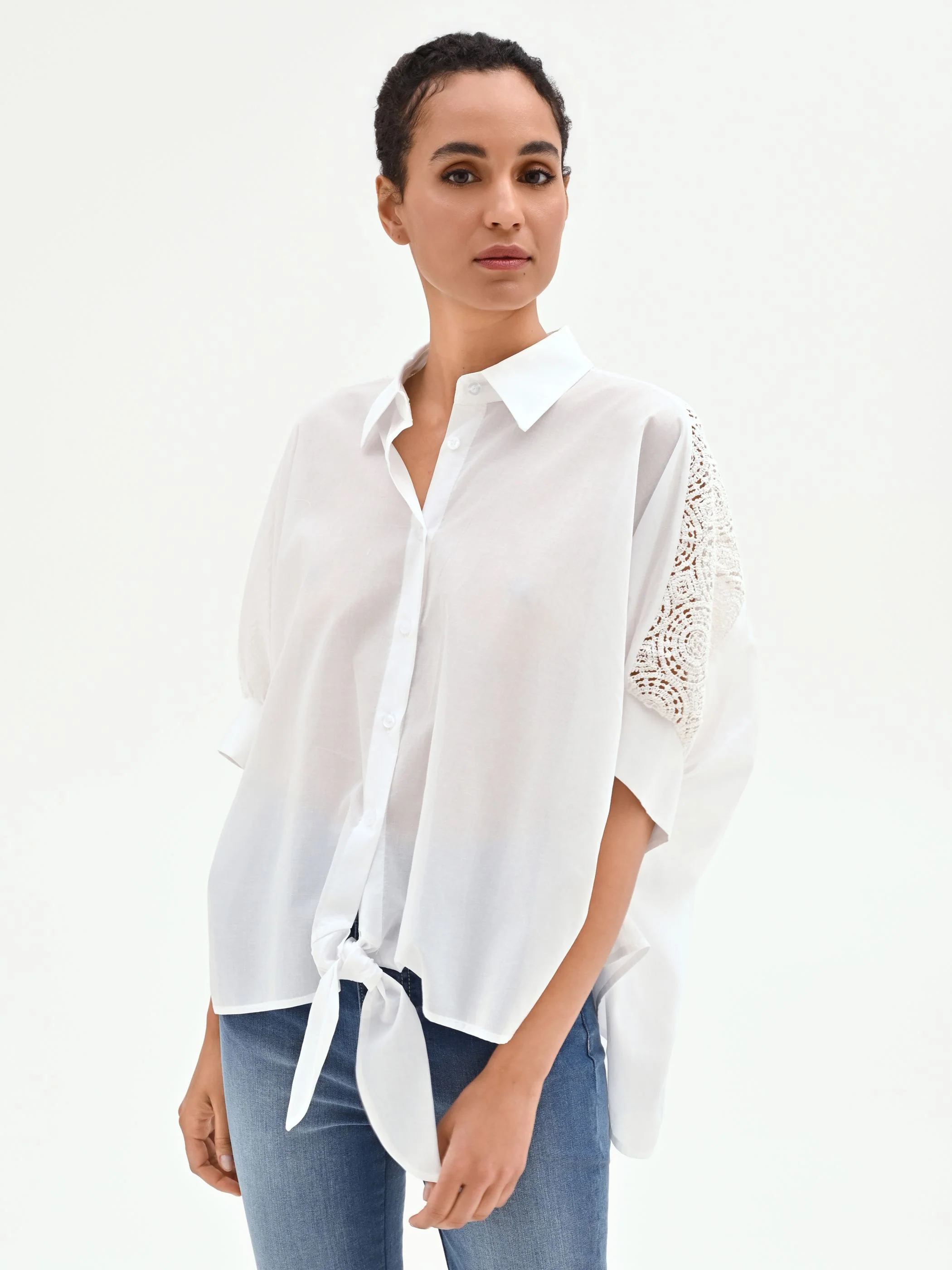 Camicia bianca e inserti in pizzo in cotone - Image 4