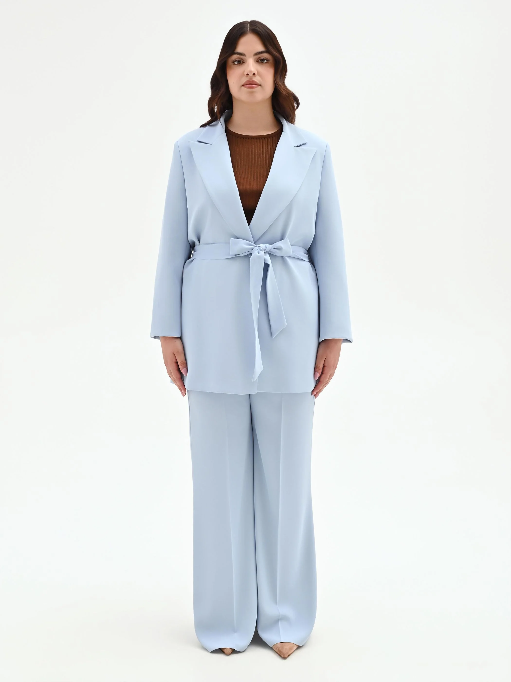 Giacca Curvy cielo azzurro con cintura in vita