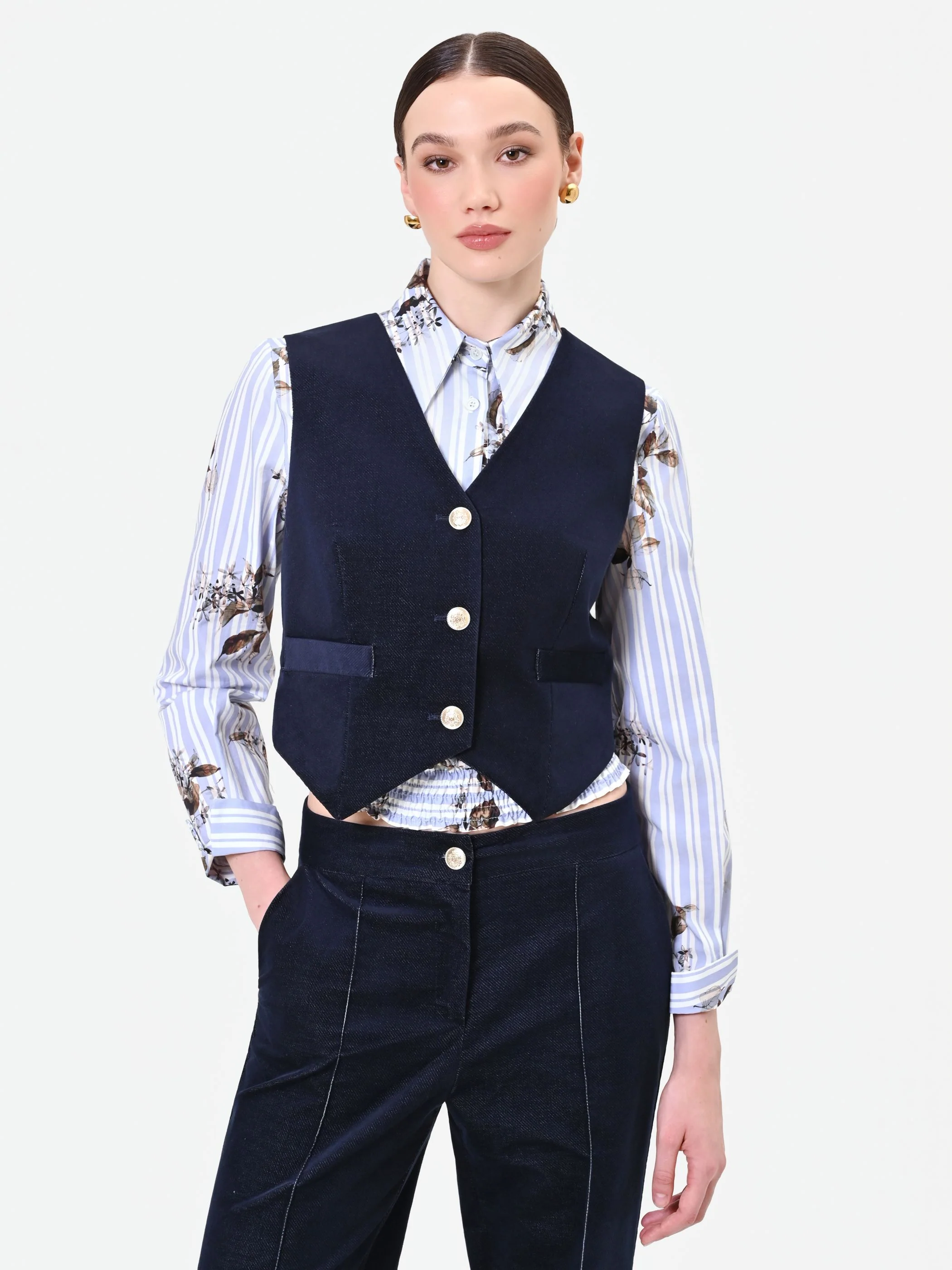 Gilet blu navy sagomato in velluto - Image 3
