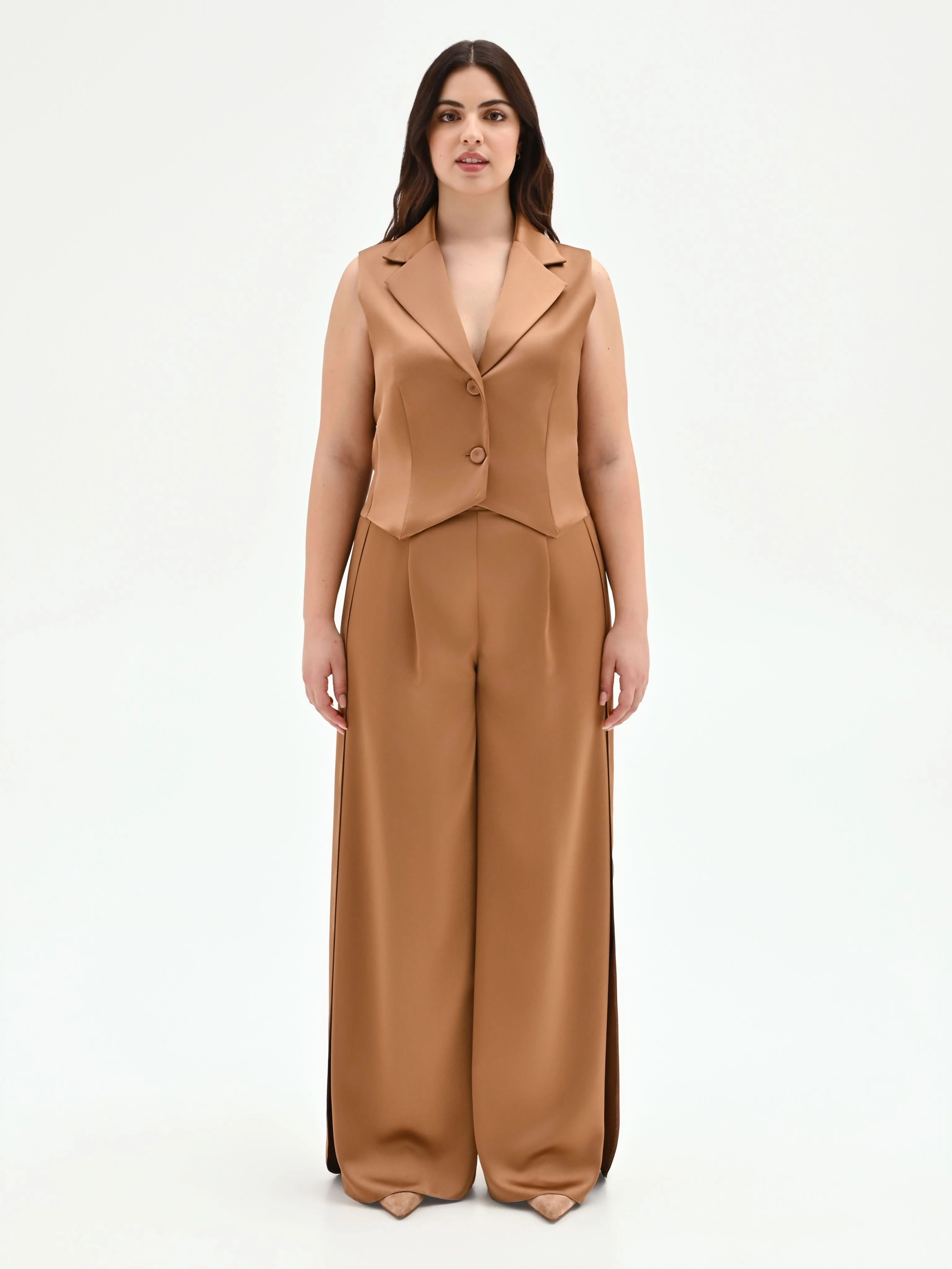 Gilet curvy marrone bronzo in raso con rever