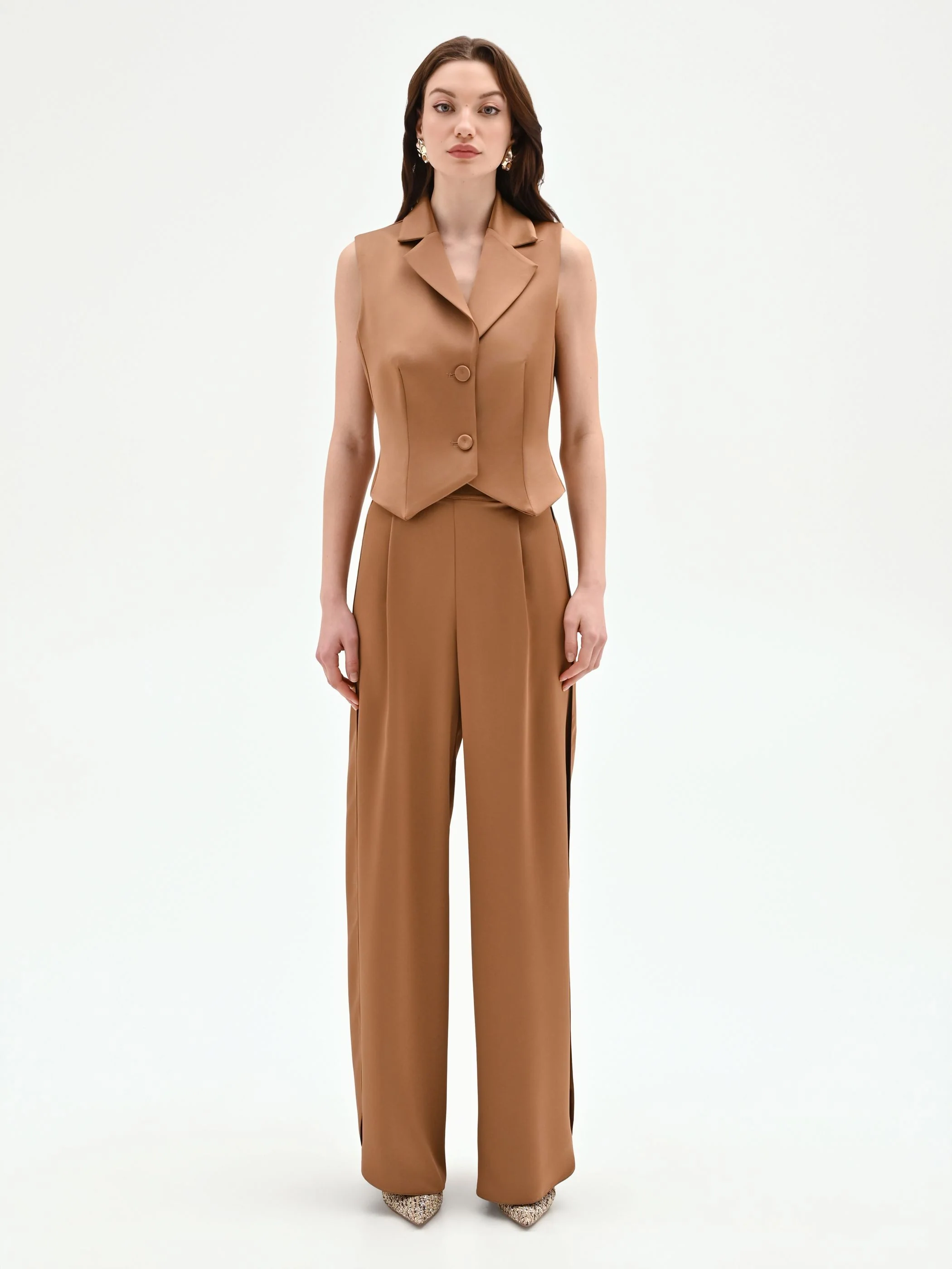Gilet marrone bronzo con rever a lancia