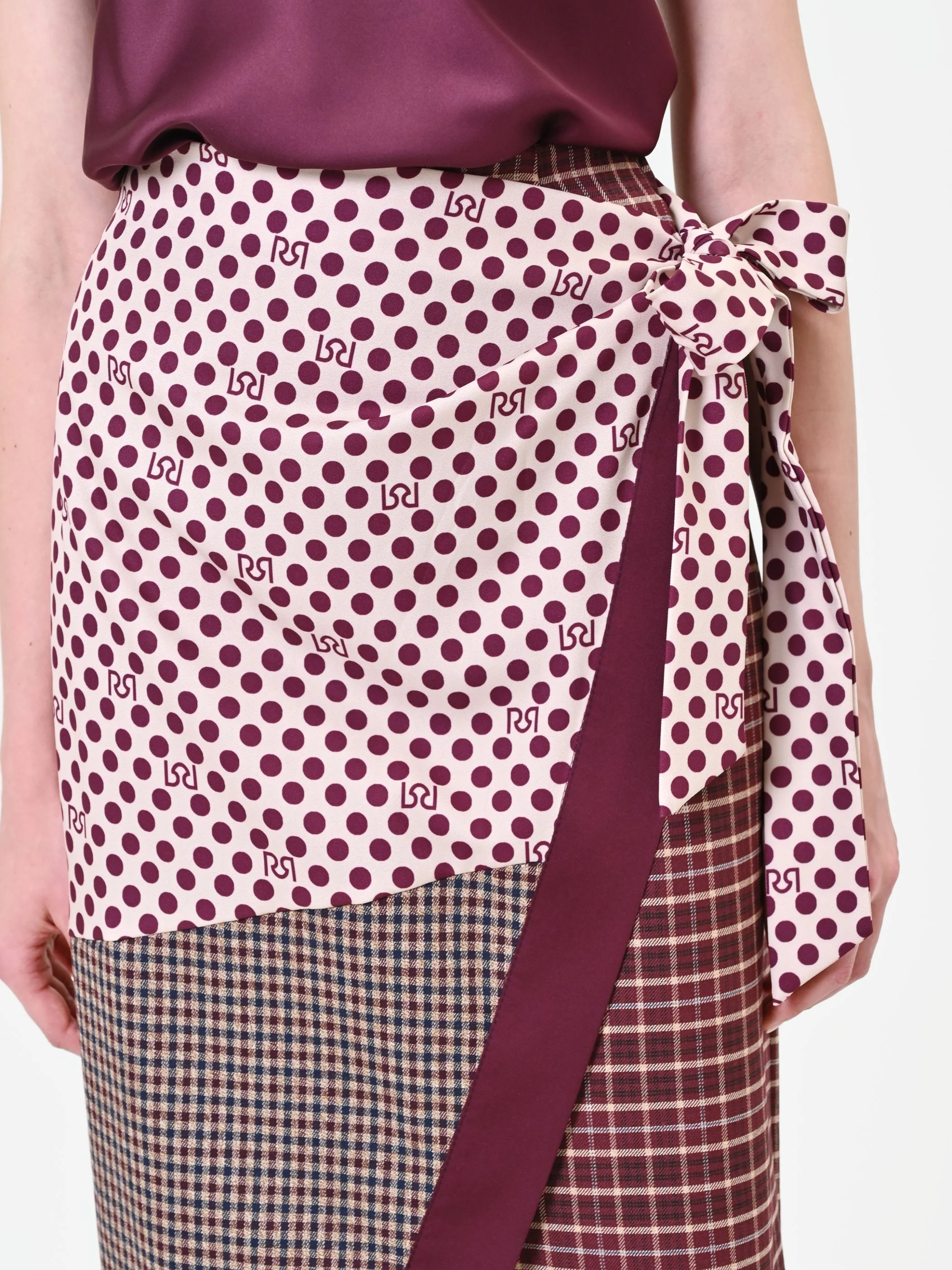 Gonna a portafoglio bordeaux con design patchwork - Image 2