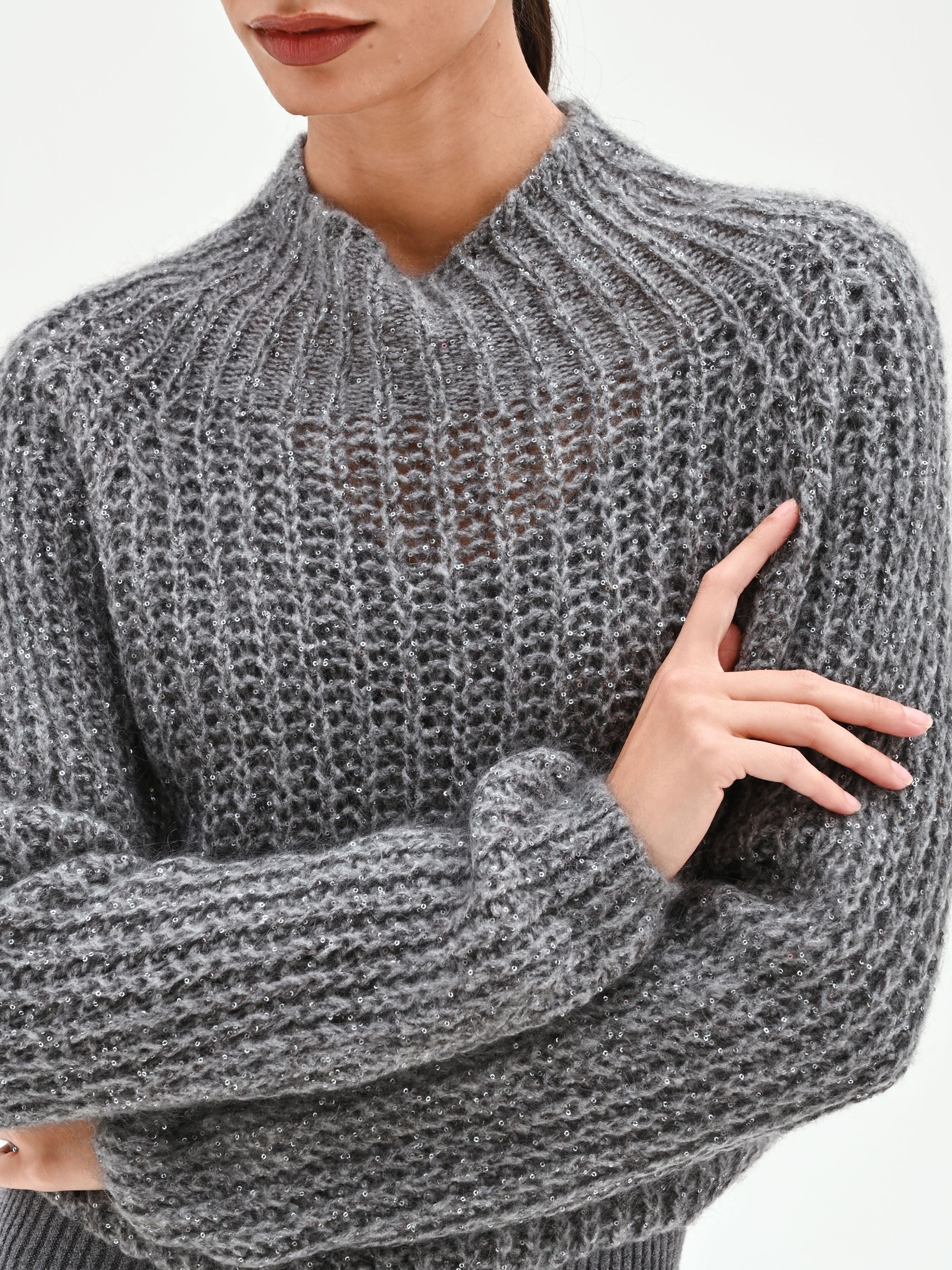 Maglia a collo alto grigia con filato lurex - Image 2