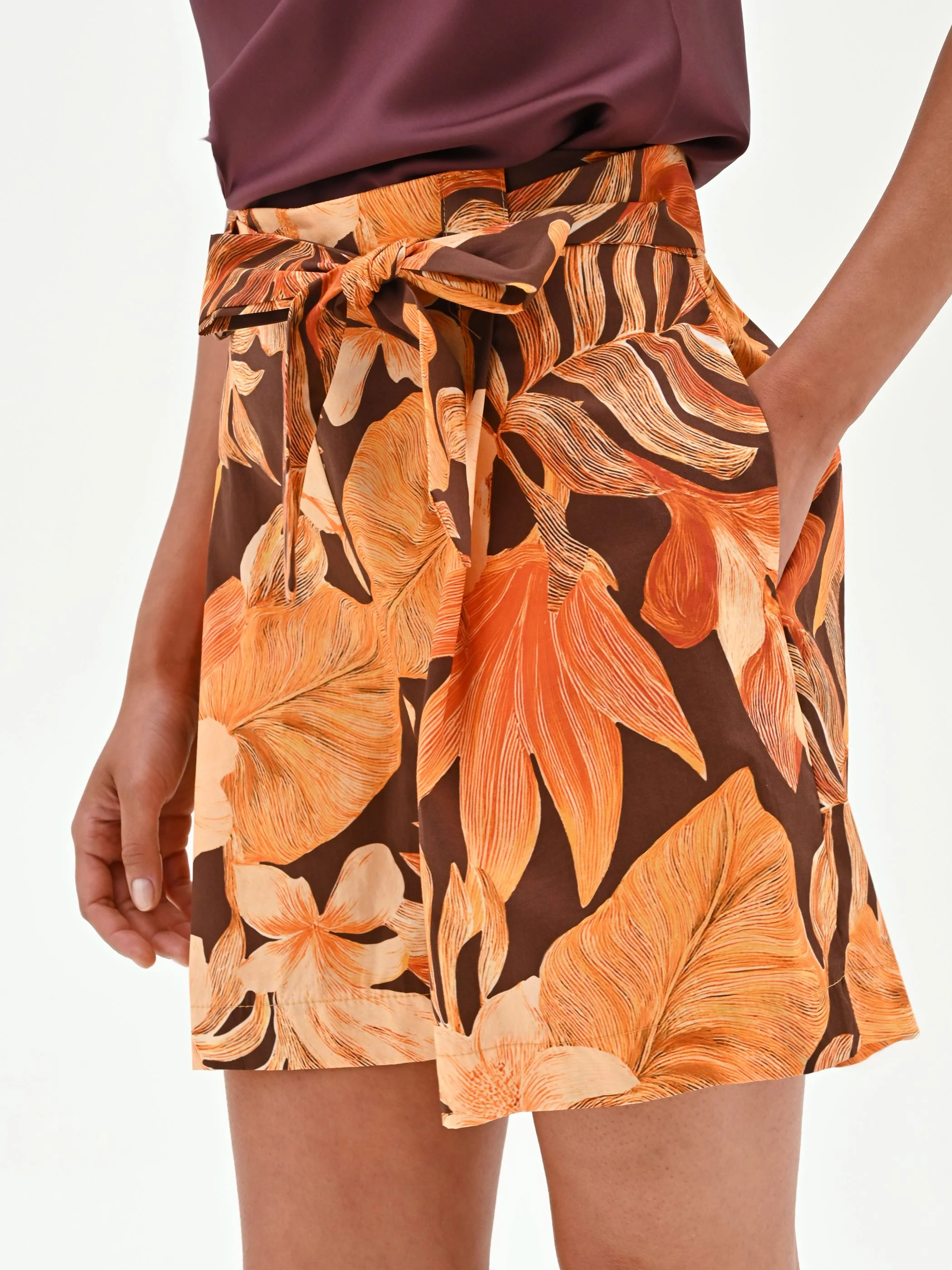 Pantaloncino arancione a fantasia tropicale - Image 4