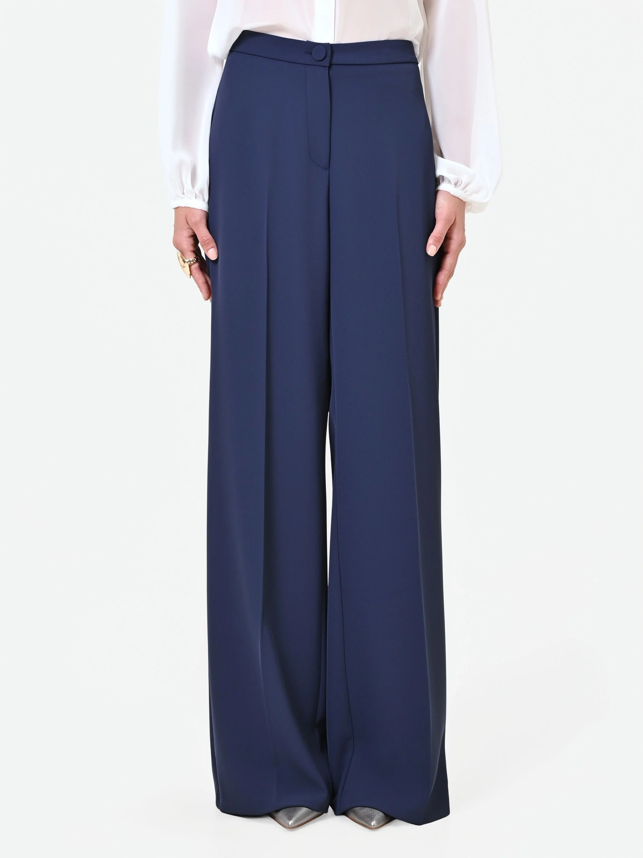 Pantalone a palazzo blu navy dalla linea fluida