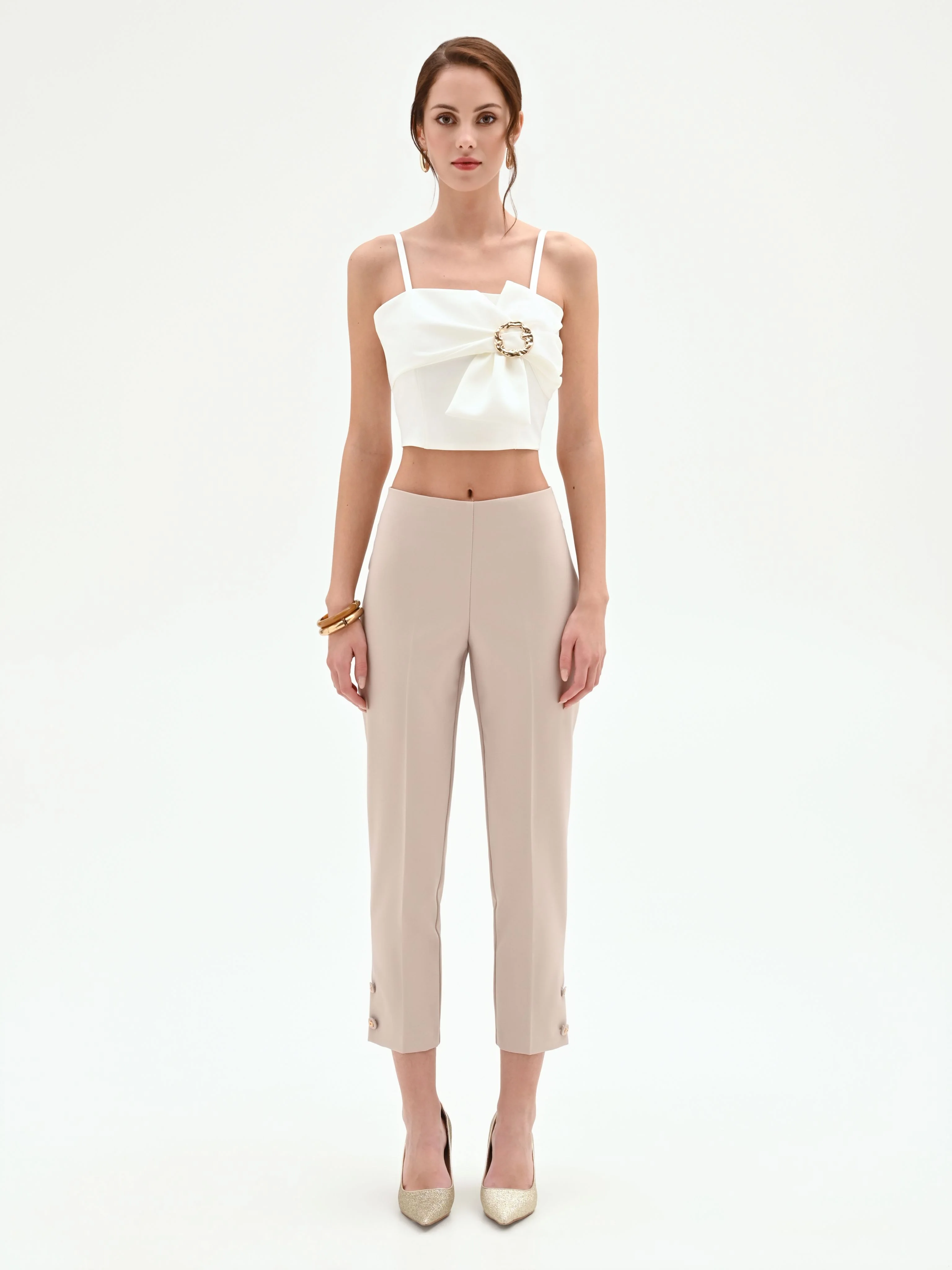 Pantalone cropped tortora beige con bottoni al fondo