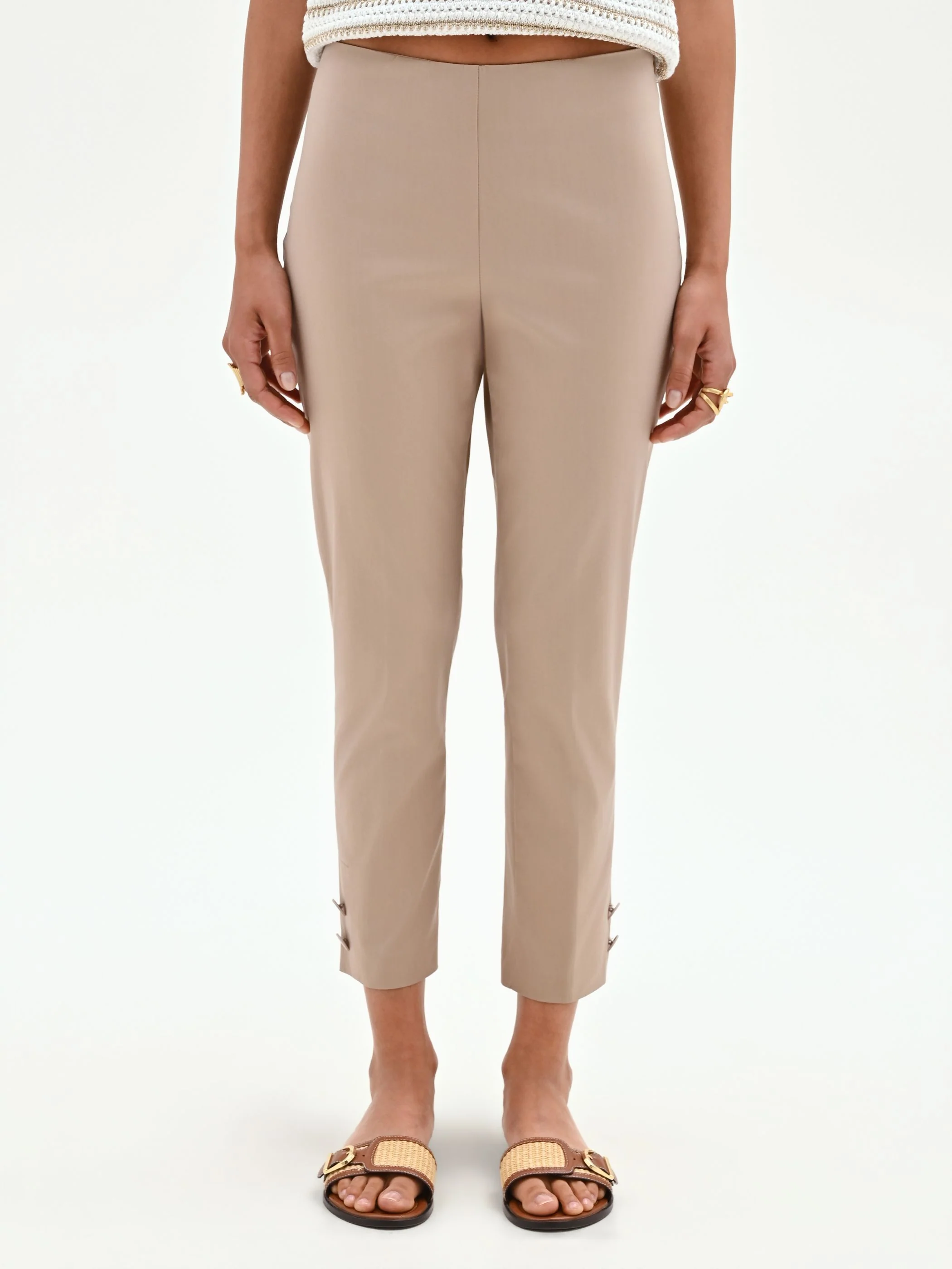 Pantalone cropped tortora beige con spacchi in raso di cotone - Image 2