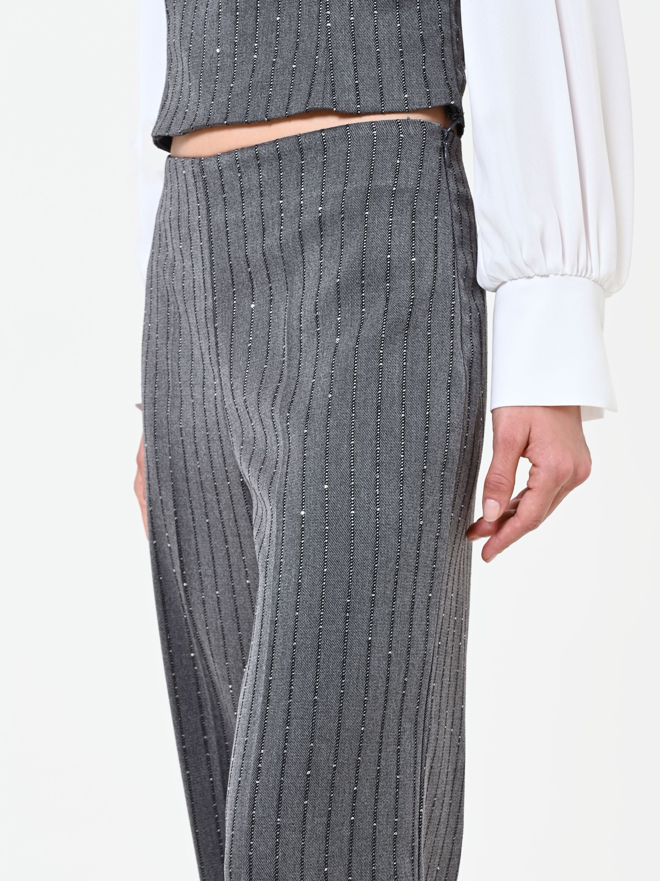 Pantalone gessato grigio con paillettes - Image 2