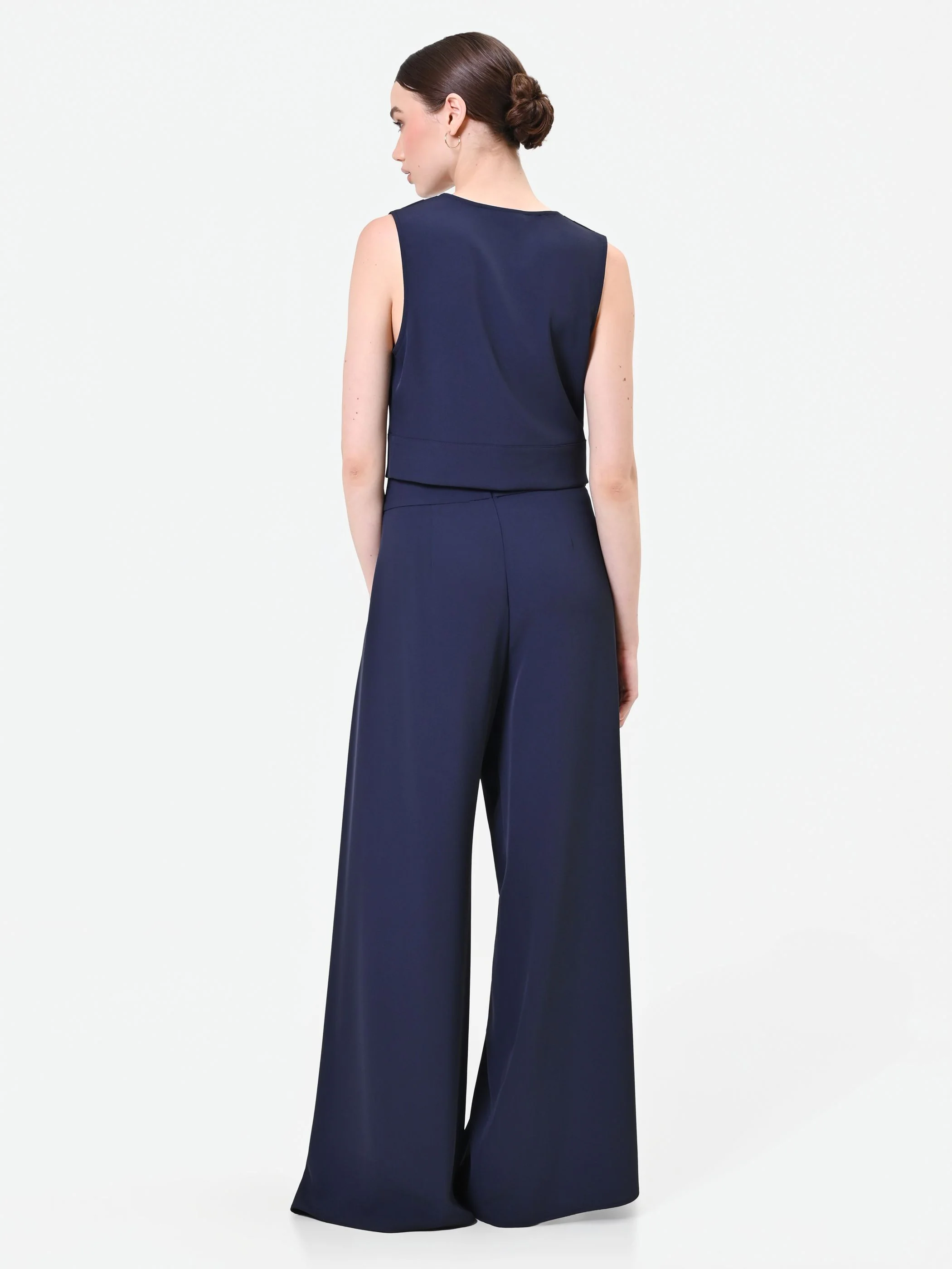 Pantalone palazzo blu navy con bottone design - Image 3