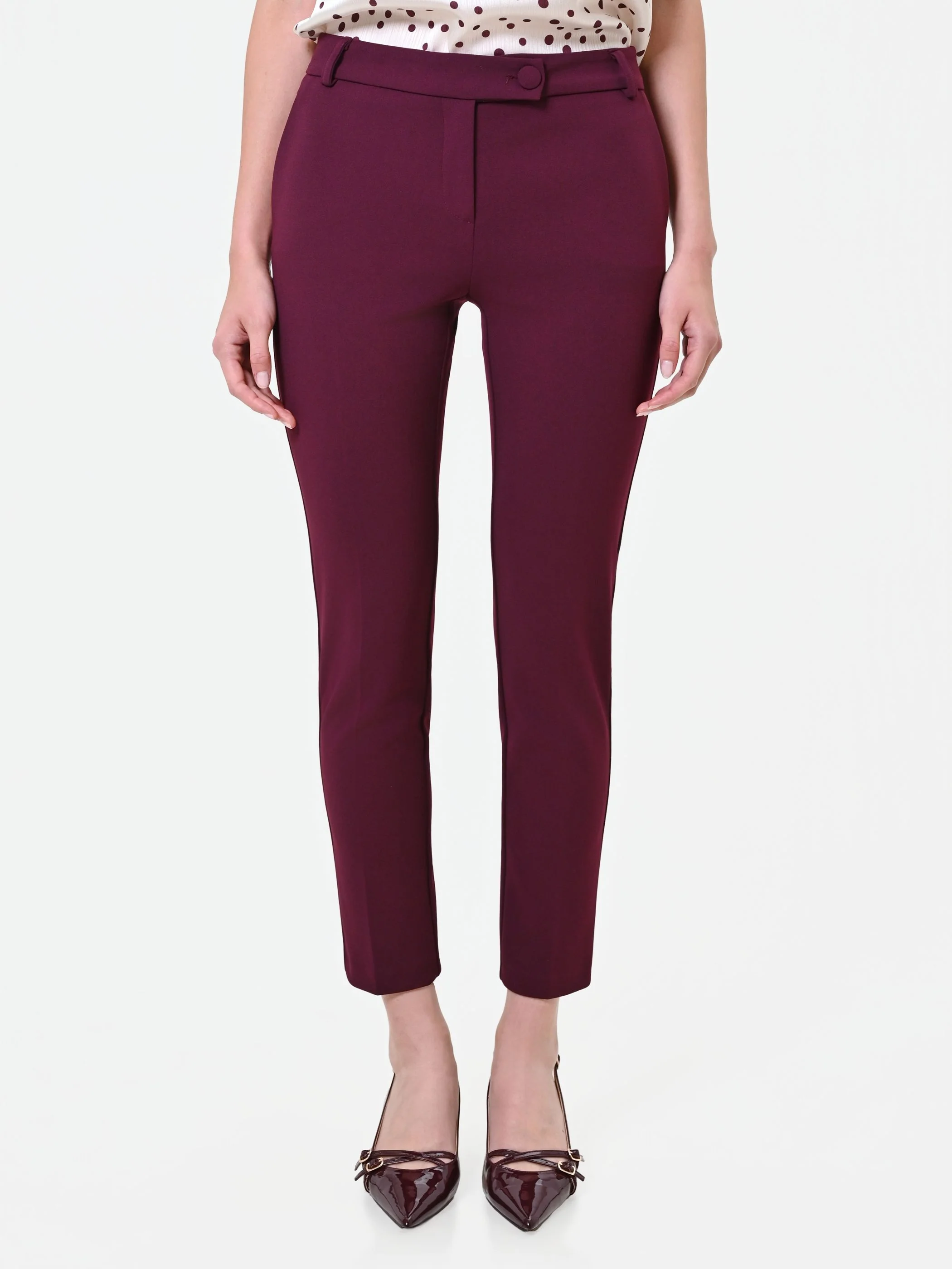 Pantaloni a sigaretta bordeaux rosso dalla linea essenziale - Image 2