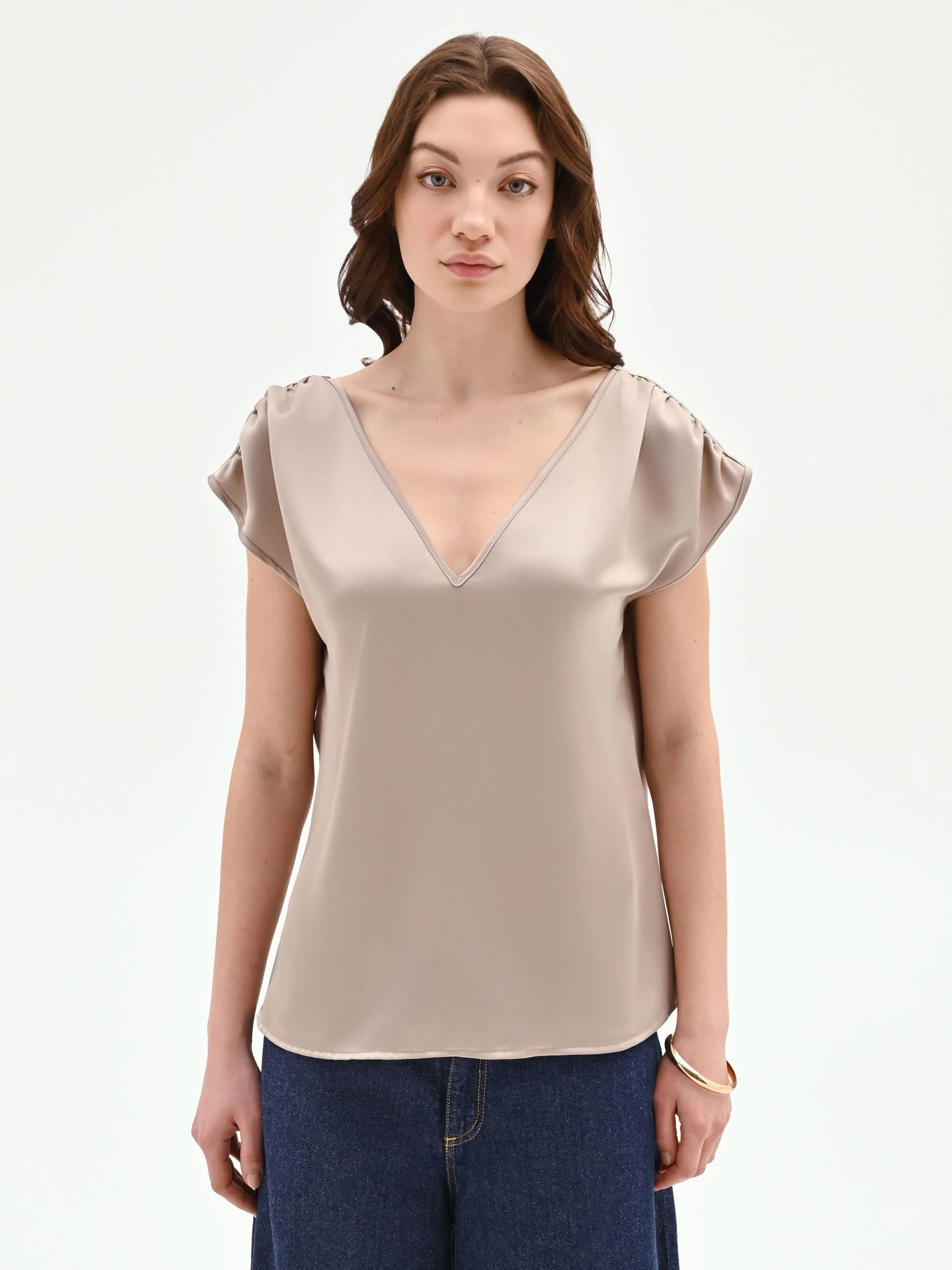Top tortora beige in raso con maniche a petalo - Image 2