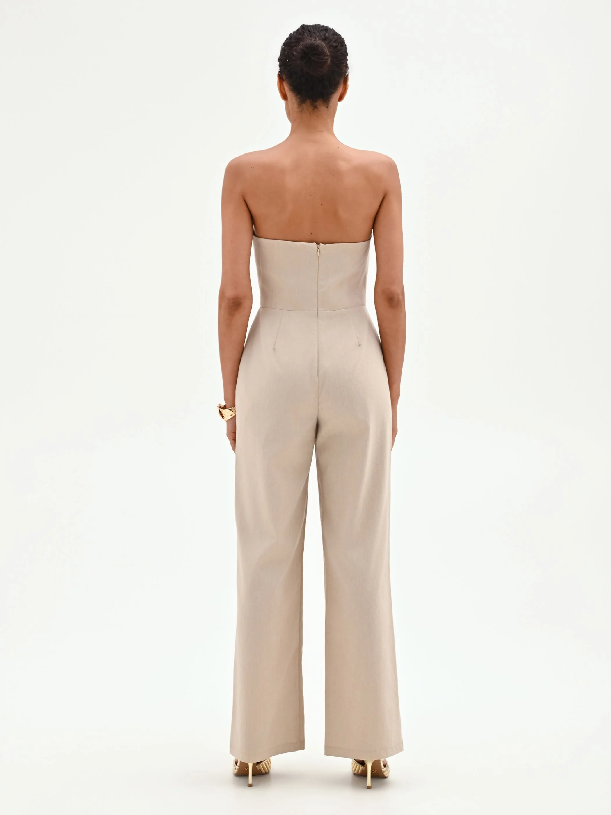 Tuta a fascia beige chiaro con gamba larga - Image 4