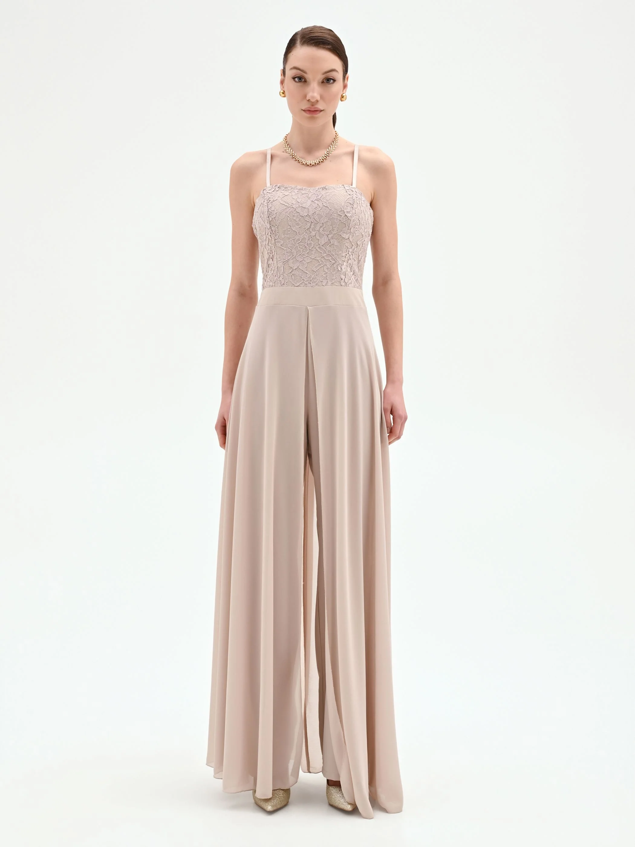 Tuta con corpetto in pizzo e pantaloni palazzo tortora beige